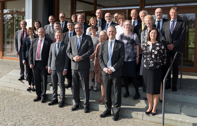 Besuch einer Delegation des dänischen Obersten Gerichtshofs beim Bundesverfassungsgericht