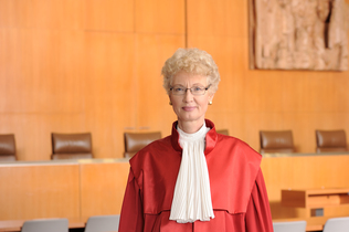 Portrait of Prof. Dr. Doris König
